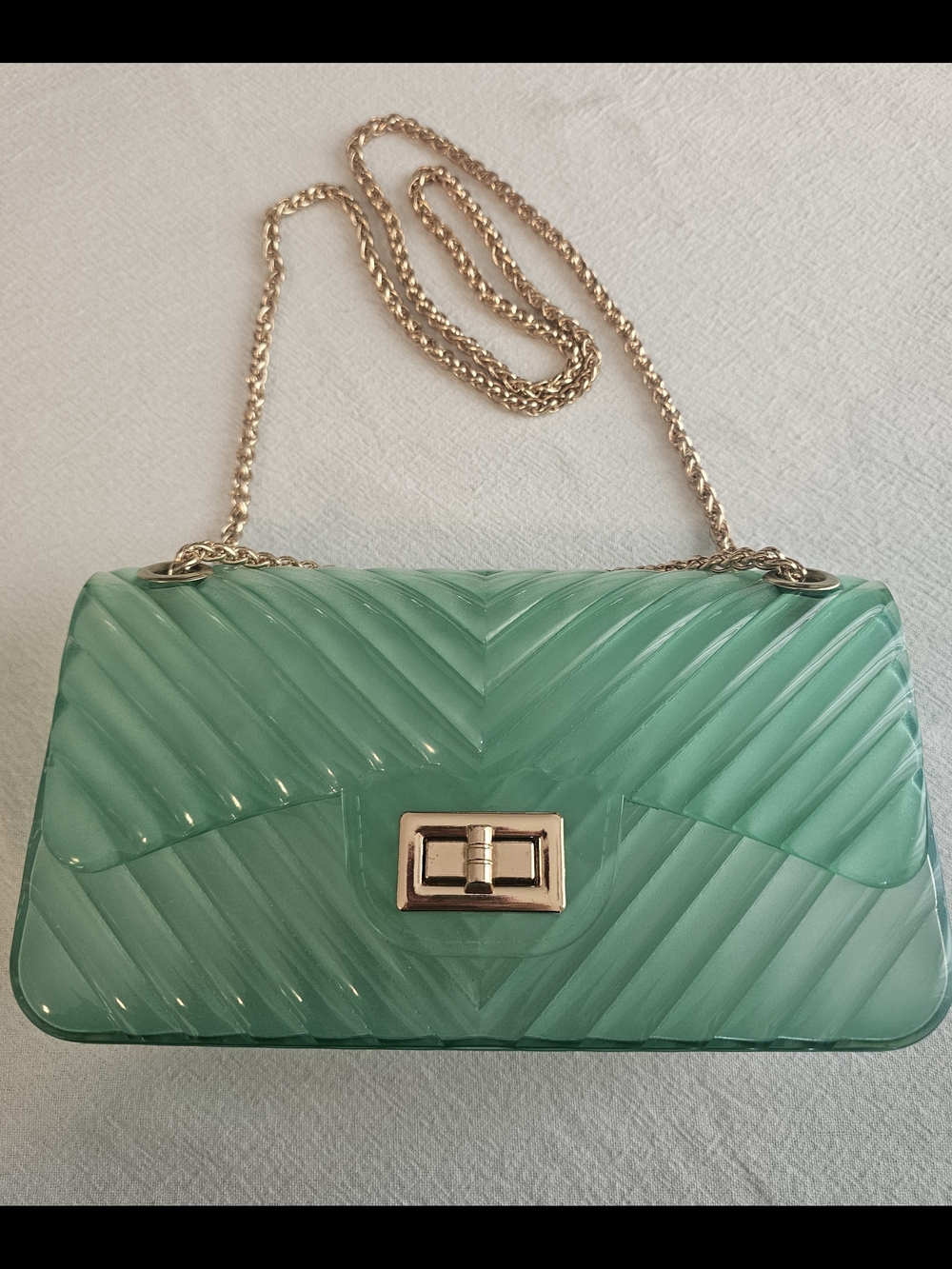 Caleesa Los Angeles Embossed Chevron Molded Jelly Crossbody Bag – Gold Chain